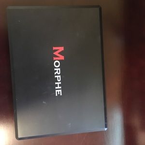 Morphe 35T eyeshadow pallet.